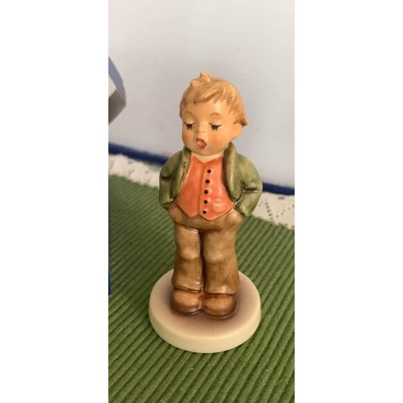Hummel Goebel Steadfast Figure 848 with Box 4 inch tall - Picture 6 of 13